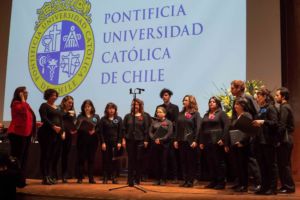 Clase Ejecutiva UC graduó a 1485 nuevos alumnos de sus programas de diplomado online