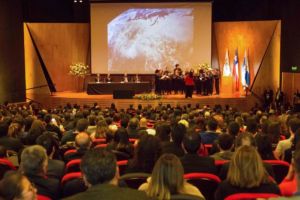 Clase Ejecutiva UC graduó a 1485 nuevos alumnos de sus programas de diplomado online