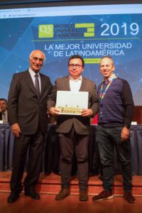 Clase Ejecutiva UC graduó a alumnos de Walmart de sus programas de diplomado online.