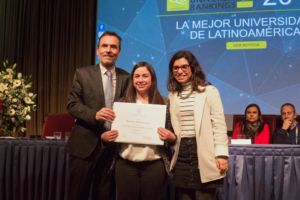 Clase Ejecutiva UC graduó a alumnos de Walmart de sus programas de diplomado online.