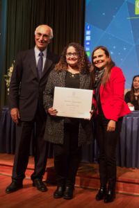 Clase Ejecutiva UC graduó a alumnos de Walmart de sus programas de diplomado online.